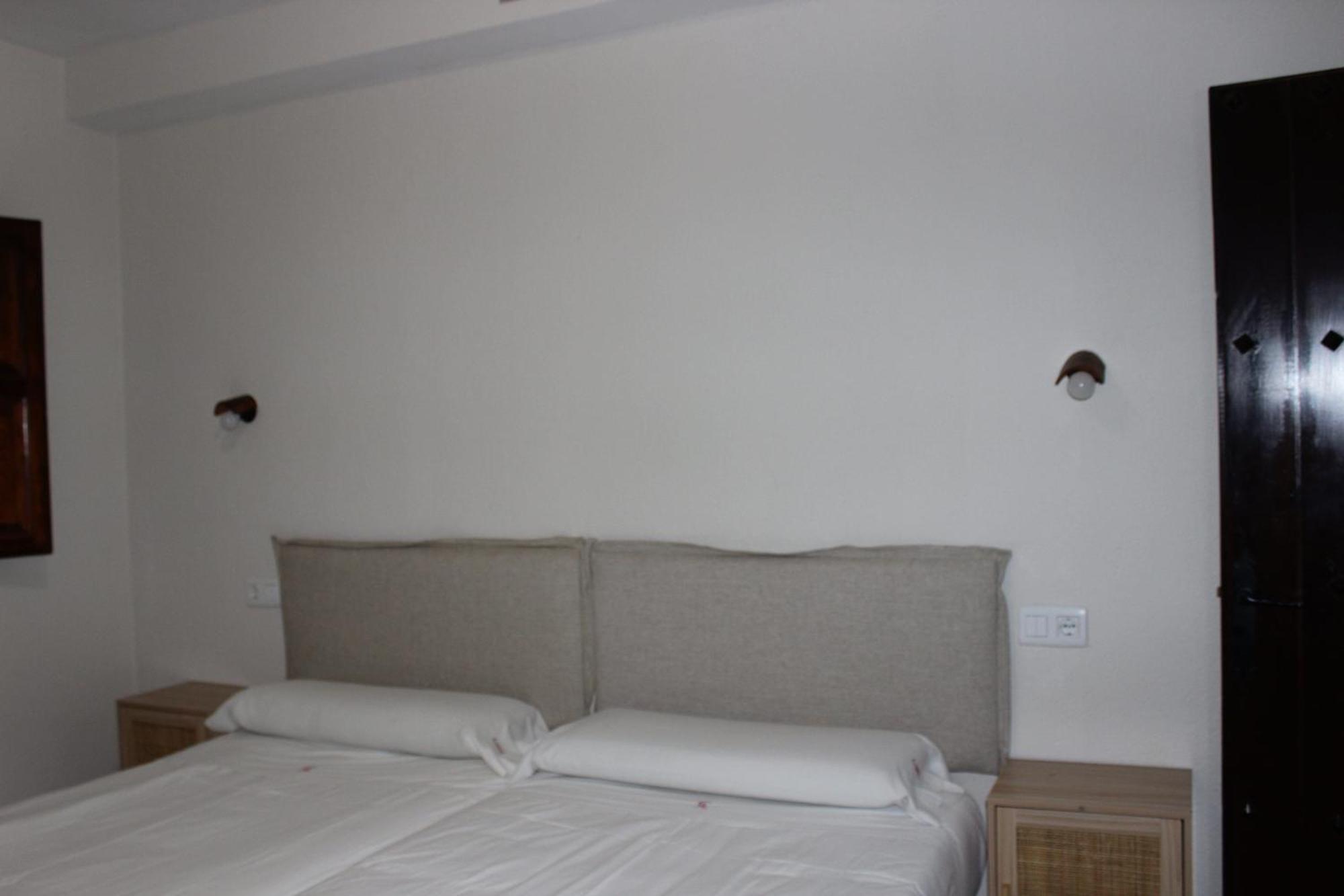 Apartamentos De Astroturismo La Canada Torrejon el Rubio Exterior photo